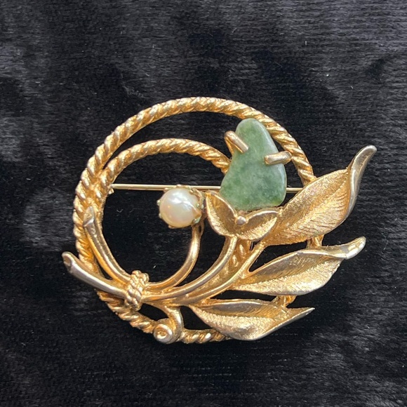 Vintage Sarah Coventry Gold Tone Jade Garden Brooch With Pearl - Picture 1 of 5